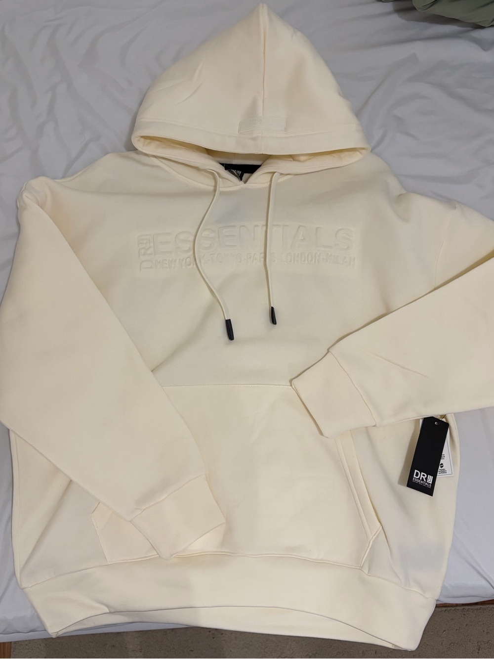 DR Essentials Men’s Medium Hoodie NWT